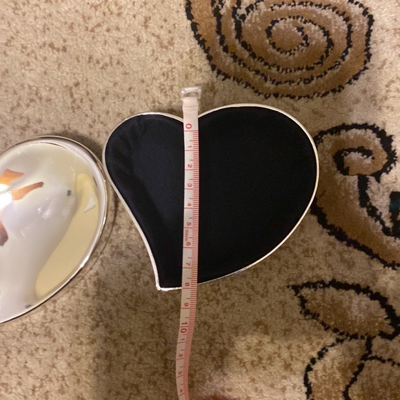 🛝 Sliding down 50% Heart shape jewelry box with lid - Picture 4 of 6